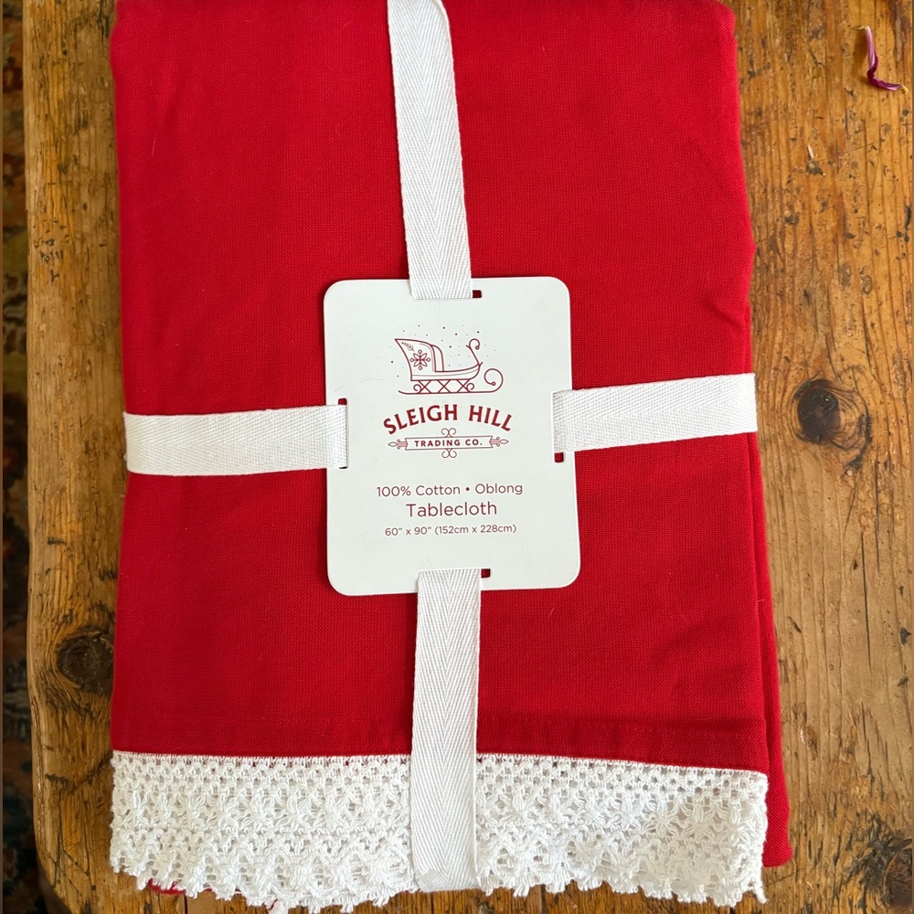 SLEIGH HILL➕NWT Crochet Trim Cotton Tablecloth